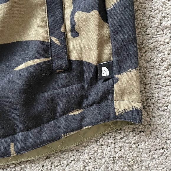 North face reversible shirt jacket - Picture 3 of 4